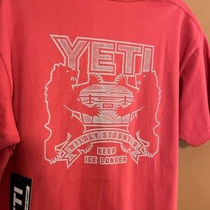 Yeti Coat of Arms Brick size L new t shirt with tags